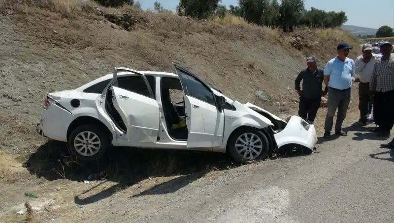 Kilis'te Trafik Kazası: İki Otomobil Çarpıştı, Çok Sayıda Yaralı