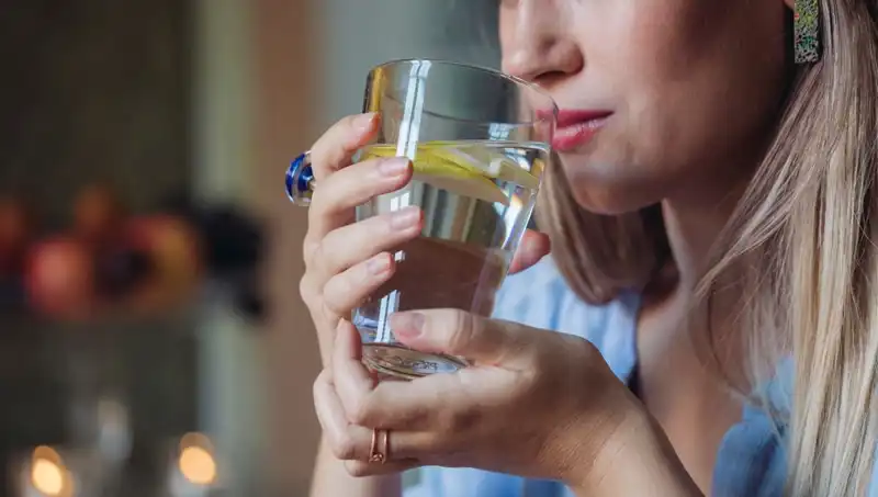 Harvardlı Uzmanın Limonlu Su Hakkındaki Şaşırtıcı Sağlık Bilgisi