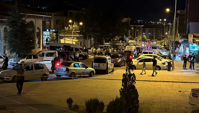 İki Aile Arasındaki Tartışma Kanlı Bir Kavga Haline Geldi!