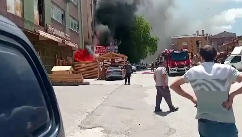 Ankara’da İş Yerlerinde Korkunç Yangın: Alevler Her Yeri Sardı