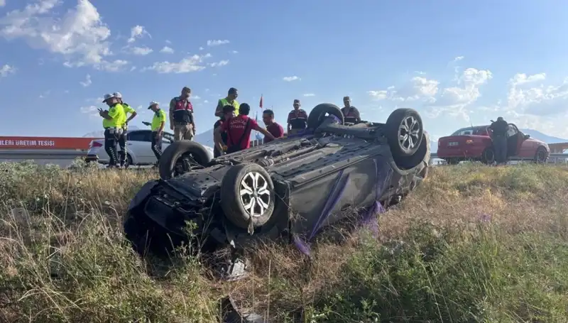Nişan Töreninden dönen ailenin feci kazası: 1 ölü, 4 yaralı