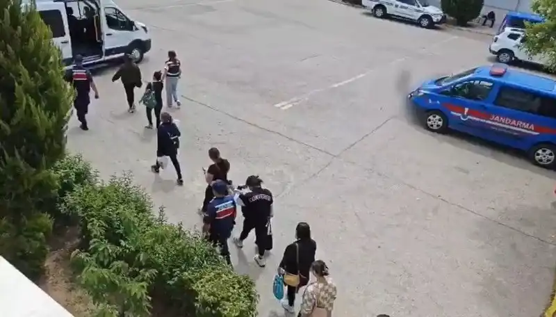 Taylandlı Kadınlara Çalışma İzni Vaadiyle Fuhuşa Zorlayan Çeteler Çökertildi