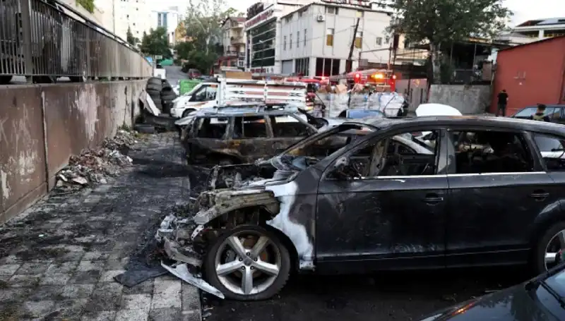 Sanayide Tamir Bekleyen Araçlar Küller İçinde: Yangının Ardındaki Gizem