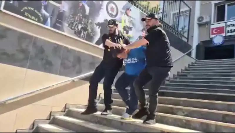 Ümraniye'de Kız Arkadaşlar İçin Alınan Bilezikler Gasp Etti!